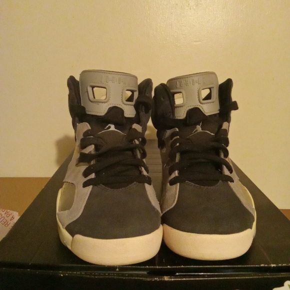 Jordan 6 Tech Chrome women's size 8.5 - Picture 2 of 11